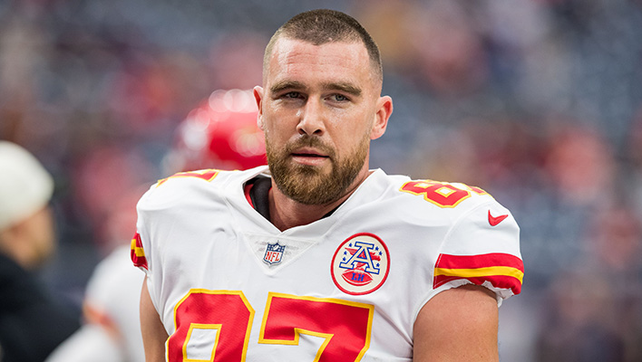 Travis Kelce fait allusion à ses projets de Noël au milieu de sa romance avec Taylor Swift