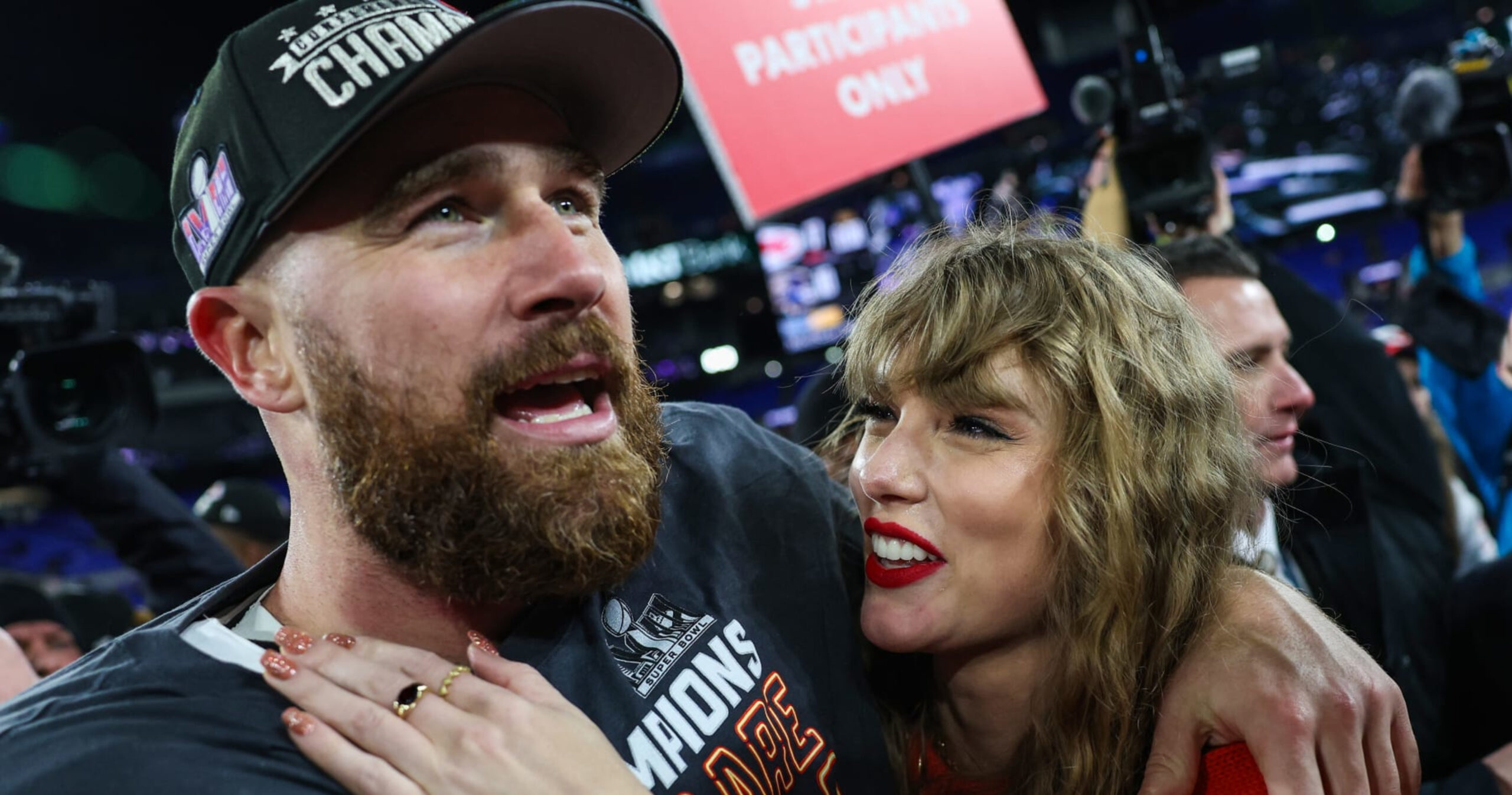 Travis Kelce des Chiefs Parle de sa Relation avec Taylor Swift: ‘C’était une Année Merveilleuse