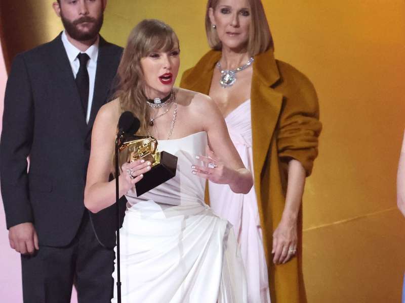 Taylor Swift remporte son quatrième Grammy pour l’album de l’année