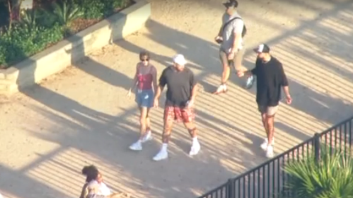 Taylor Swift et Travis Kelce aperçus au Zoo de Sydney un jour après sa visite solo